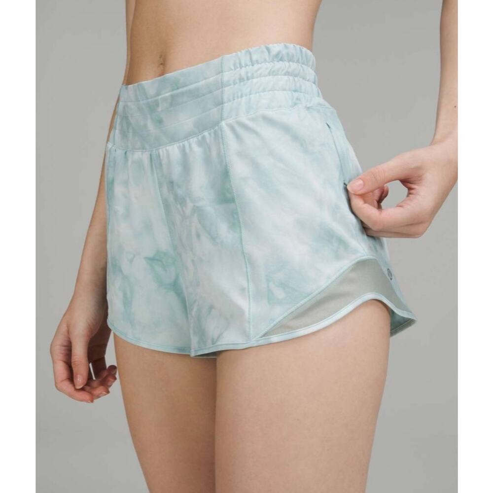 Lululemon Hotty Hot High Rise Lined Short 2.5 inch Diamond Dye Blue Size 10 Run